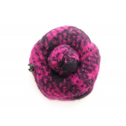 BROCHE CHANEL CAMELIA EN TWEED FANTAISIE ROSE & NOIR CANVAS CAMELLIA BROOCH 690€