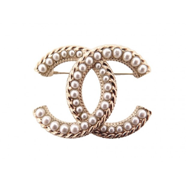 BROCHE CHANEL LOGO CC ET PERLES 2022 EN METAL DORE GOLDEN PEARLS BROOCH 550€