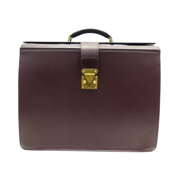 SACOCHE A MAIN LOUIS VUITTON OURAL PILOTE CASE CUIR TAIGA M30026 CASE BAG 2370€