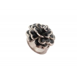 BAGUE CHANEL CAMELIA T 52 EN METAL ARGENTE ET EMAIL NOIR BLACK ENAMEL RING