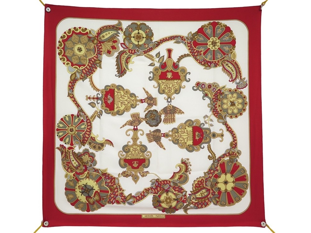 Foulard Hermès Cendrillon En Soie 100% - Couleur Vert Clair - Vintage, Occasion En Très Bon état (TBEG)