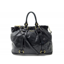 SAC A MAIN MIU MIU EN CUIR NOIR A BANDOULIERE BLACK LEATHER HAND BAG 1635€