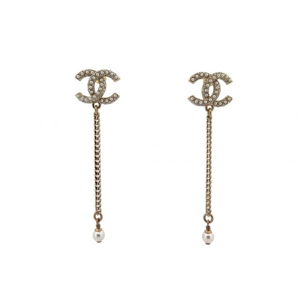 BOUCLES D'OREILLES CHANEL LOGO CC & PERLES PENDANTES METAL DORE EARRINGS 790€