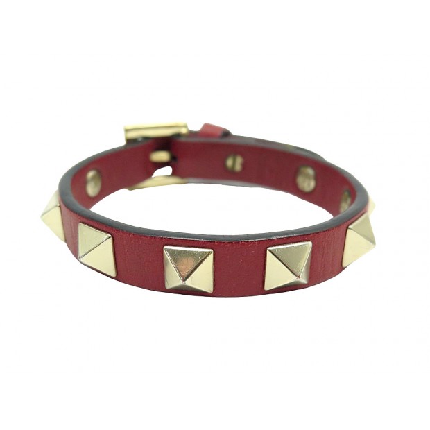 BRACELET VALENTINO ROCKSTUD 17-20 EN CUIR ROUGE CLOUTE STUDDED BANGLE STRAP 250€