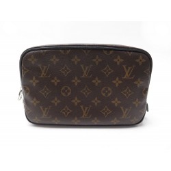 TROUSSE DE TOILETTE LOUIS VUITTON MACASSAR 28 GM M47506 EN TOILE MONOGRAM 690€