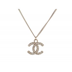 NEUF COLLIER CHANEL PENDENTIF LOGO CC EN PERLES & METAL DORE NECKLACE 1500€