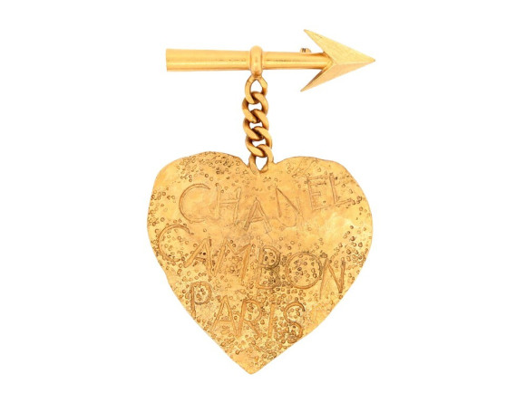 broche chanel coeur cambon 1993 grave en metal