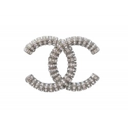 BROCHE CHANEL LOGO CC STRASS EN METAL ARGENTE SILVER RHINESTONE BROOCH 720€