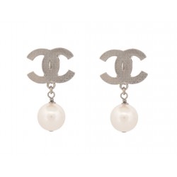 BOUCLES D'OREILLES CHANEL LOGO CC ET PERLES METAL ARGENTE STEEL EARRINGS 750€