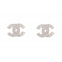 NEUF BOUCLES D'OREILLES CHANEL LOGO CC & STRASS METAL ARGENTE EARRINGS 650€