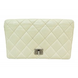 PORTEFEUILLE CHANEL 2.55 FERMOIR MADEMOISELLE CUIR MATELASSE BLANC WALLET 1340€