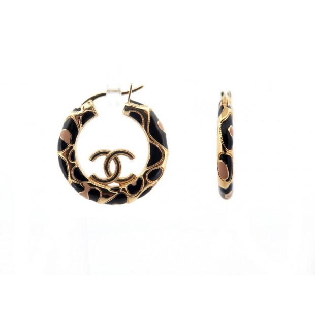 NEUF BOUCLES D'OREILLES CHANEL LOGO CC PANTHERE EN METAL DORE NEW EARRINGS 1090€