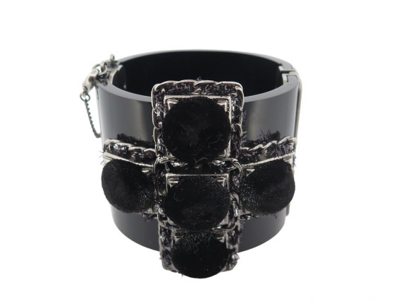 bracelet chanel manchette croix metalisee velours 17