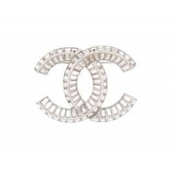 NEUF BROCHE CHANEL LOGO CC STRASS METAL ARGENTE SILVERED STEEL BROOCH 750€