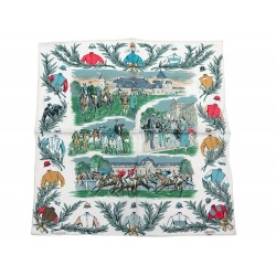 NEUF FOULARD HERMES GAVROCHE CHAMP DE COURSES A CHANTILLY DE TAQUOY CARRE 210€