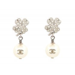 NEUF BOUCLES D'OREILLES CHANEL LOGO CC ET TREFLES A STRASS METAL EARRINGS 800€