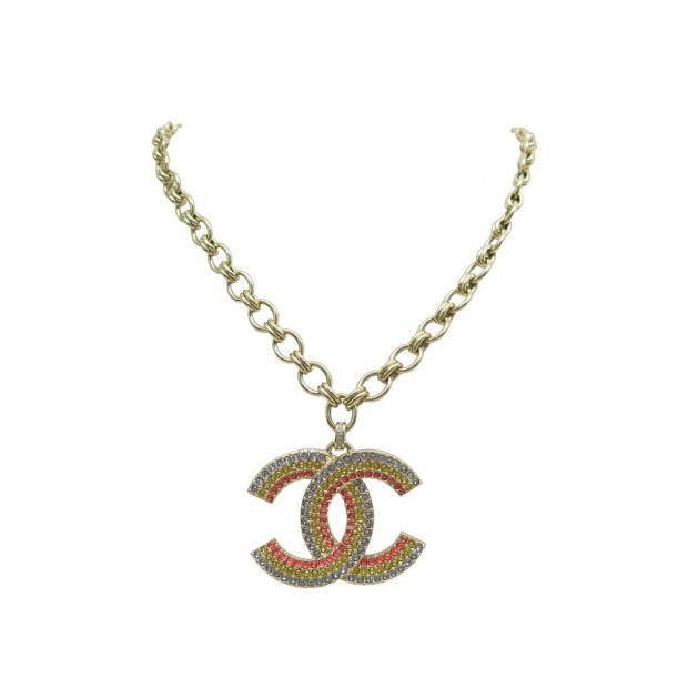 NEUF COLLIER CHANEL PENDENTIF LOGO CC STRASS MULTICOLORE DORE NECKLACE 1900€