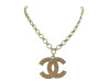 collier chanel pendentif logo cc strass