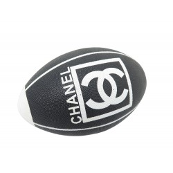 COLLECTOR BALLON DE RUGBY CHANEL 2007 EN CAOUTCHOUC NOIR + HOUSSE SPORT BALL