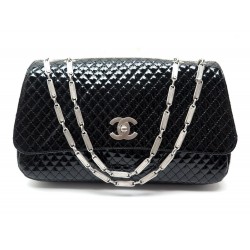 Sac pochette Chanel tissu noir - Égérie Paris I Vente et Achat d'Articles  de Luxe de Seconde Main