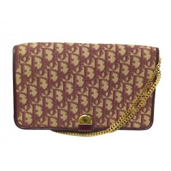 Louis Vuitton - A Messenger Bag. : Lot 1003  Louis vuitton, Vuitton, Louis  vuitton bag outfit