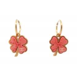 BOUCLES D'OREILLES CHANEL 2003 PUSHBACK METAL DORE TREFLE & CORAIL EARRINGS 840€