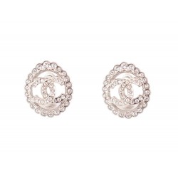 NEUF BOUCLES D'OREILLES CHANEL PUCES LOGO CC STRASS METAL ARGENTE EARRINGS 600€