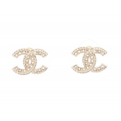 NEUF BOUCLES D'OREILLES CHANEL A86504 LOGO CC & STRASS METAL DORE EARRINGS 650€