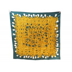 FOULARD CHANEL LOGO CC BIJOUX DORES CARRE SOIE VERT GREEN SILK JEWEL SCARF 490€