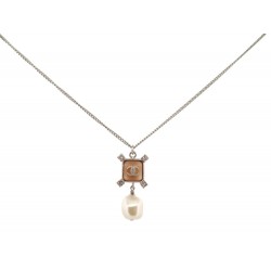 NEUF COLLIER CHANEL LOGO CC RESINE ET PERLES 42/60CM PENDENTIF NECKLACE 1250€