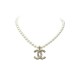 NEUF COLLIER CHANEL LOGO CC & PERLES METAL DORE ET STRASS PEARLS NECKLACE 1290€