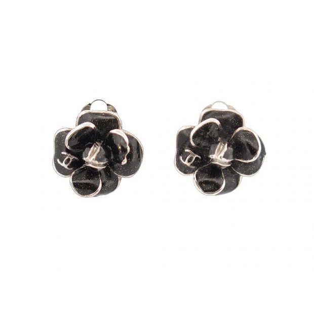 BOUCLES D'OREILLES CHANEL CAMELIA METAL ARGENTE & LAQUE NOIR STEEL EARRINGS 690€