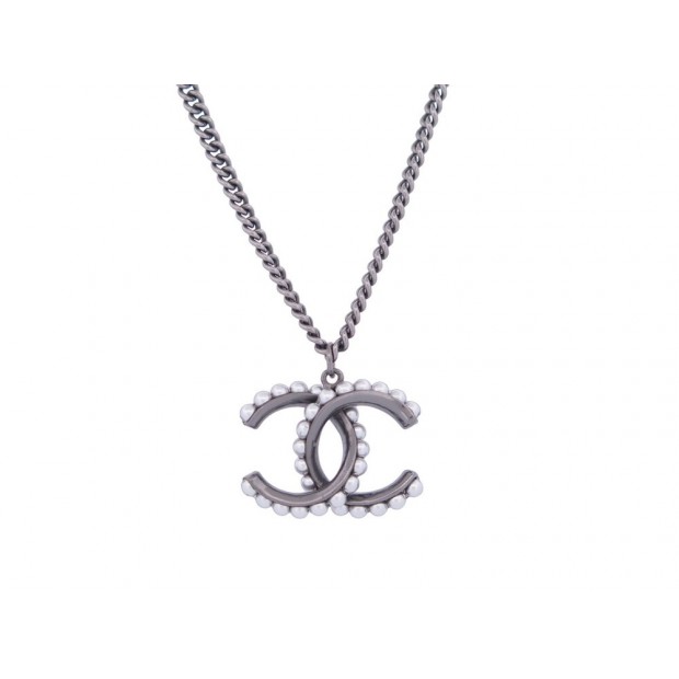 NEUF COLLIER CHANEL PENDENTIF LOGO CC PERLES EN METAL RUTHENIUM NECKLACE 990€