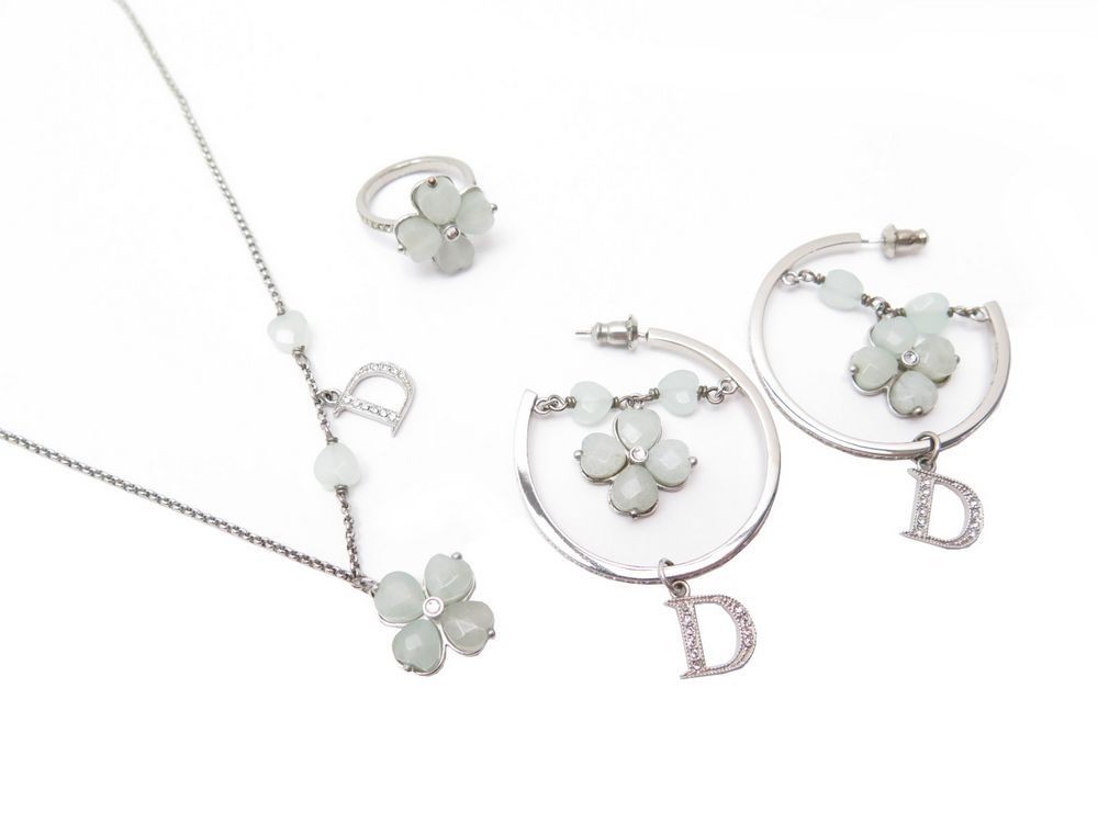 parure de bijoux dior trefle collier bague boucles