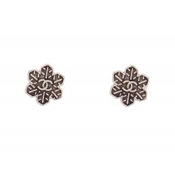 NEUF BOUCLES D'OREILLES CHANEL LOGO CC FLOCONS DE NEIGE SNOWFLAKE EARRING 380€