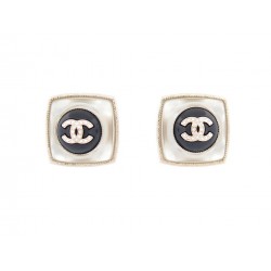 NEUF BOUCLES D'OREILLES CHANEL CARRE LOGO CC & STRASS METAL DORE EARRINGS 560€