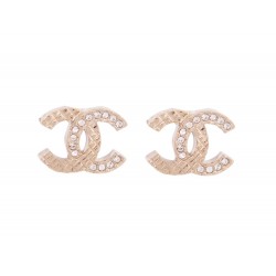 NEUF BOUCLES D'OREILLES CHANEL LOGO CC MATELASSE STRASS METAL DORE EARRINGS 650€