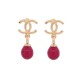 NEUF BOUCLES D'OREILLES CHANEL LOGO CC PENDANTES PERLES ROUGE DORE EARRINGS 750€