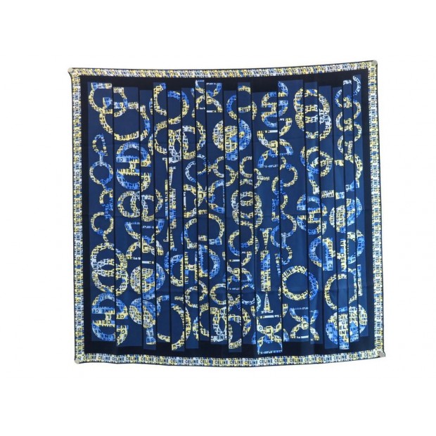 FOULARD CELINE CARRE 85 CM EN SOIE BLEU MOTIFS CHAINE BLUE SILK SCARF 380€