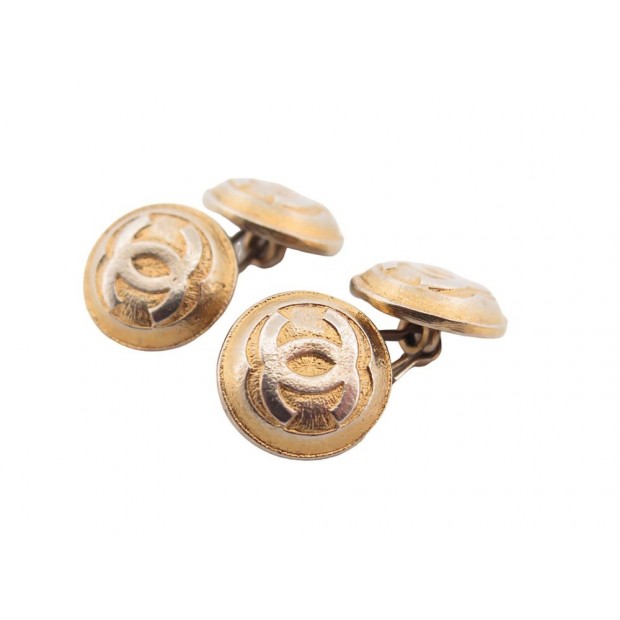 VINTAGE BOUTONS DE MANCHETTE CHANEL LOGO CC METAL DORE GOLDEN METAL EARRINGS