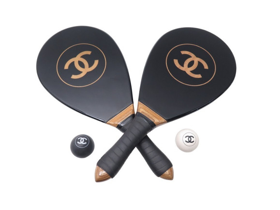 lot chanel 2 raquettes de plage 2 balles en laque