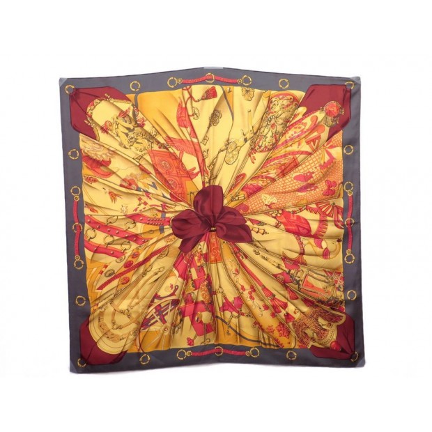 FOULARD HERMES SOLEIL DE SOIE CATHY LATHAM CARRE JAUNE GRIS SILK SCARF 345€