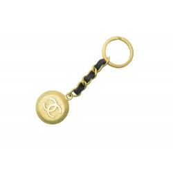 VINTAGE PORTE CLES CHANEL 1994 MEDAILLON LOGO CC CHAINE ENTRELACEE CUIR KEY RING