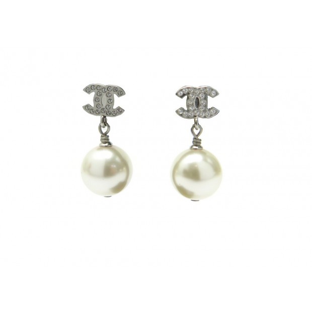 NEUF BOUCLES D'OREILLES CHANEL LOGO CC PERLES A36138 STRASS PEARL EARRINGS 650€