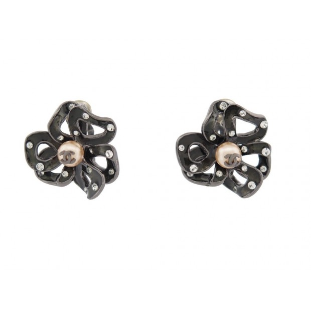 NEUF BOUCLES D'OREILLES CHANEL CAMELIA 2003 METAL ARGENTE & LAQUE EARRINGS 690€