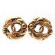 PAIRE DE BOUCLES D OREILLES CHANEL METAL DORE 1 2