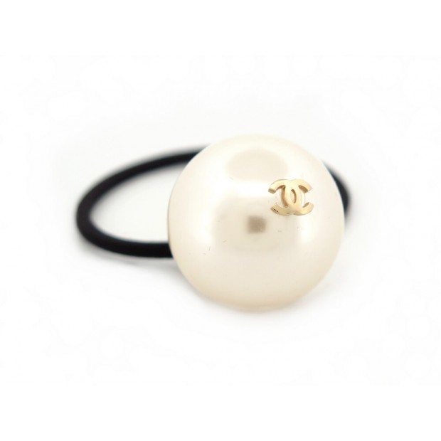 ACCESSOIRE BIJOU DE CHEVEUX CHANEL CHOUCHOU PERLE LOGO CC ELASTIC HAIR TIE 500€