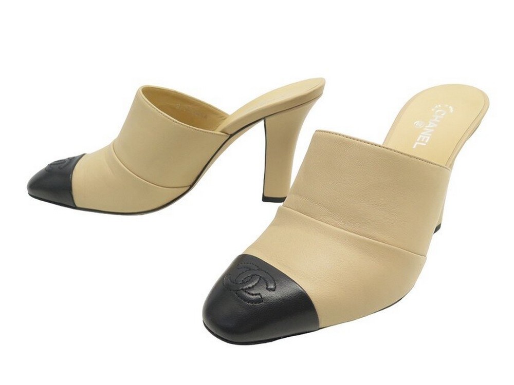 chaussures chanel mules a talons logo cc g32858 38