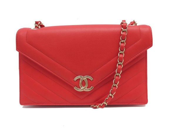 sac a main chanel enveloppe cuir chevron rouge