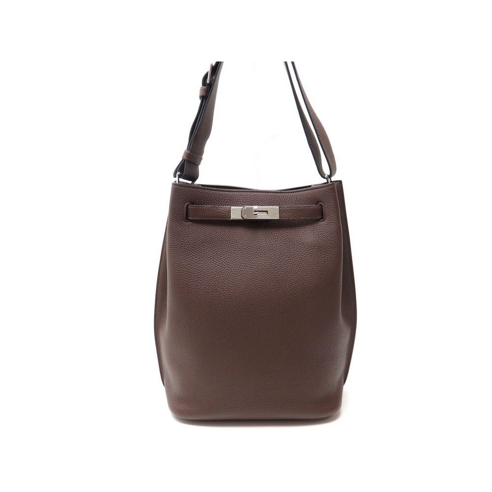 main hermes so kelly 22 cm en cuir togo